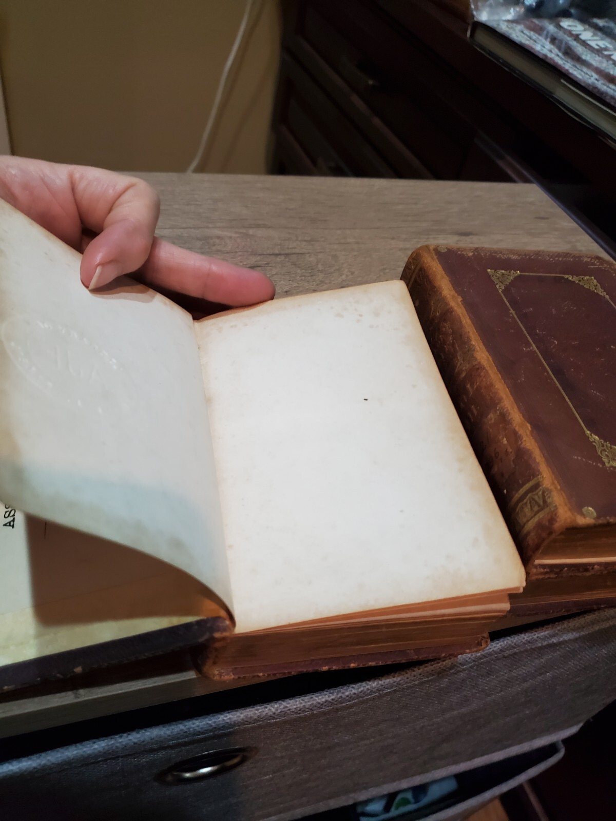 1929 MDCCCXXIX Vol II III IV Byron’s Works OF LORD BYRON Leather Bound Gilt edg
