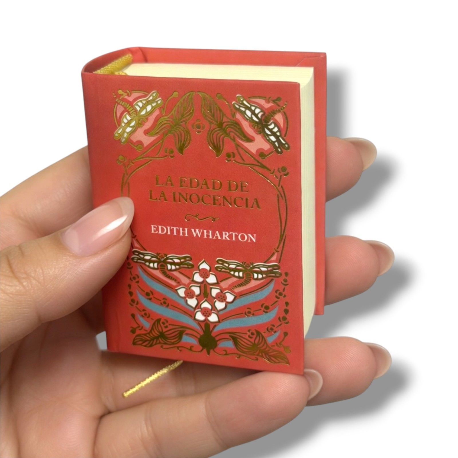 La Edad de la Inocencia by Edith Wharton in Spanish gold foil stamping mini book