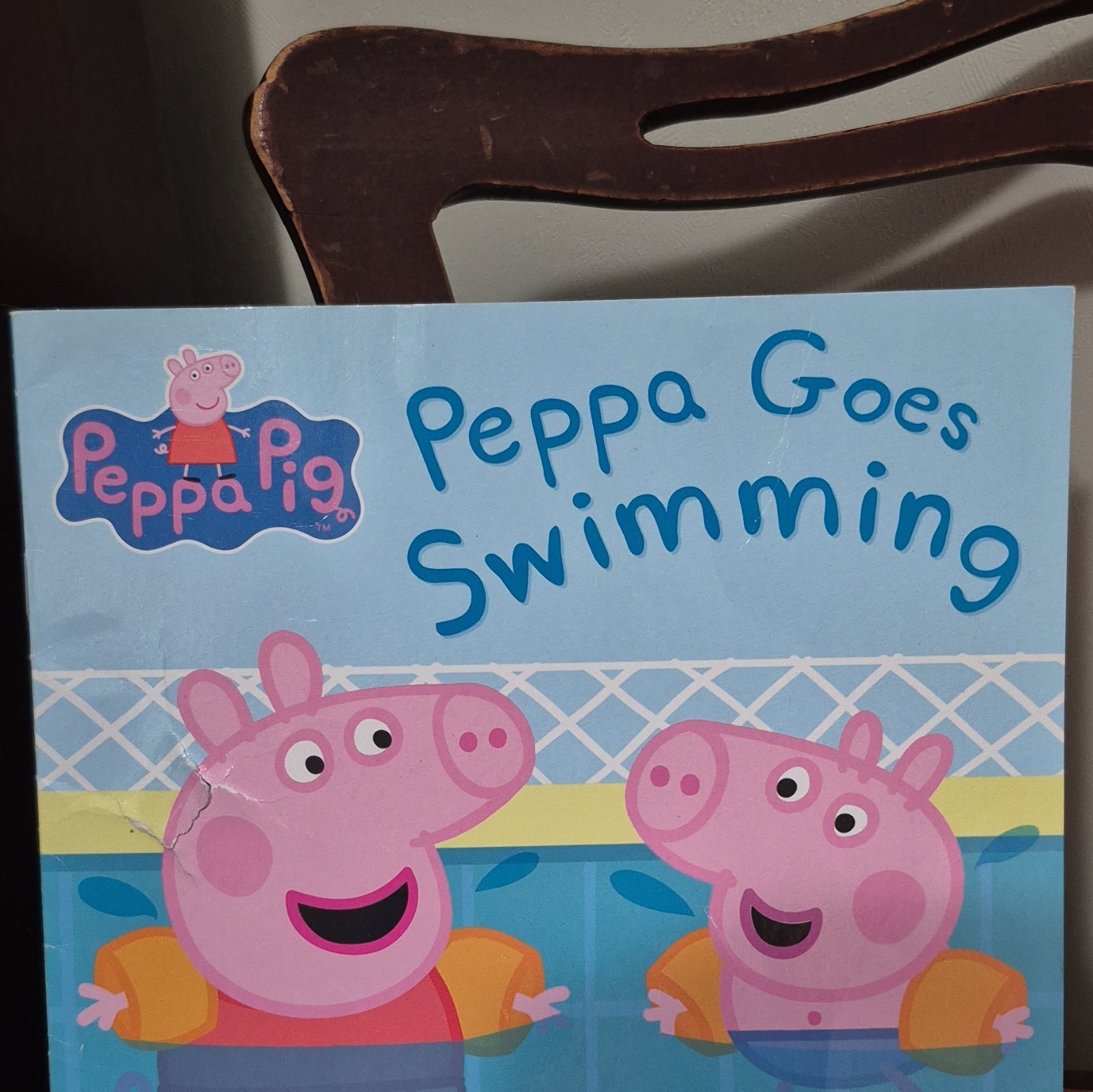 Scholastic Peppa Pig Peppa Goes Swimming by Scholastic Staff Picture Book