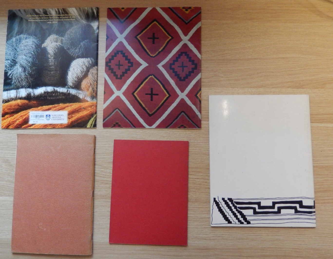 Mixed LOT of 5 Vintage Booklets ~ Navajo Weaving, Rugs and Native Dyes+ (Q)