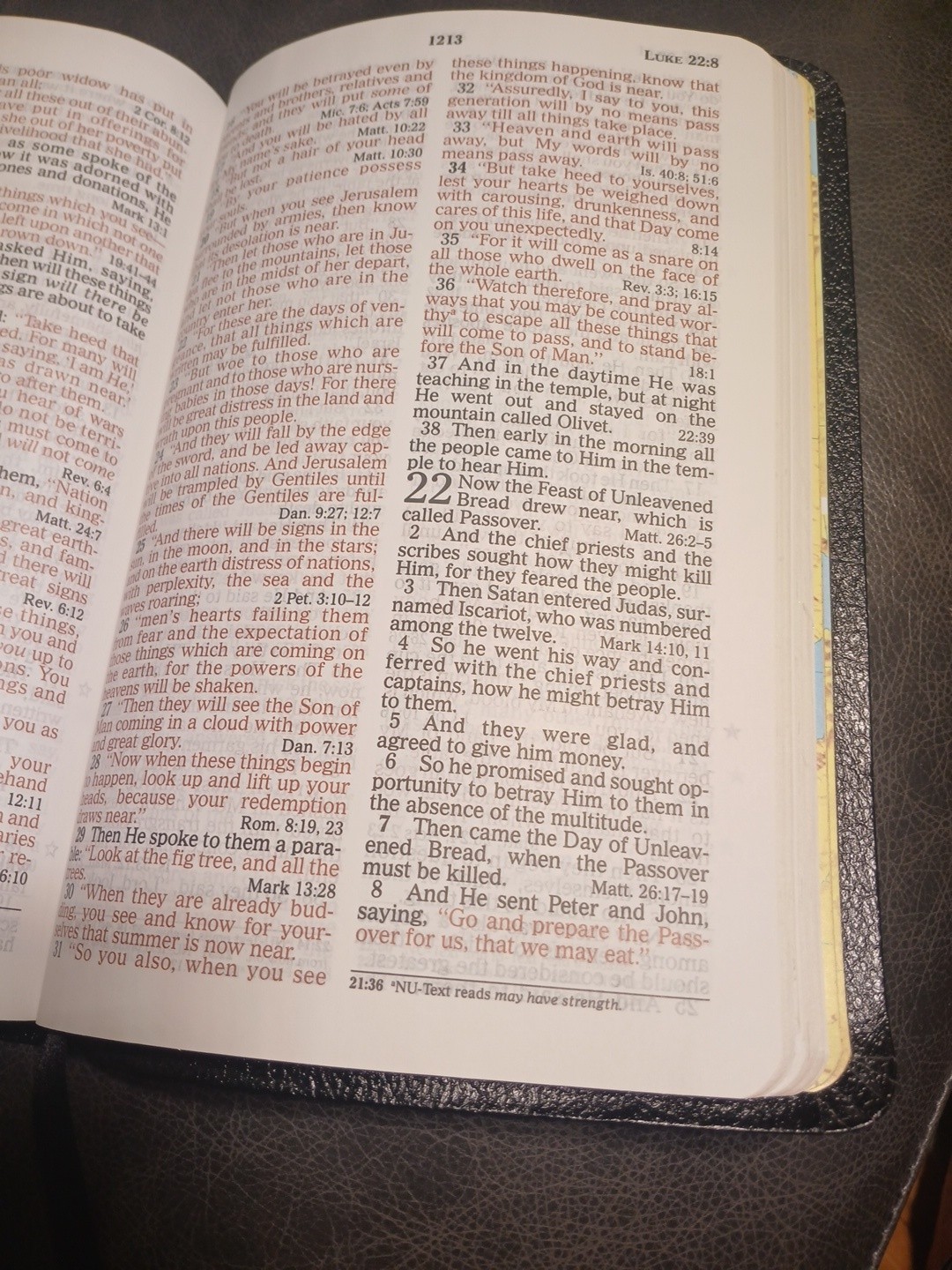 NKJV Giant Print Edition Bible Black Bonded Leather 9781404182578 Thomas Nelson