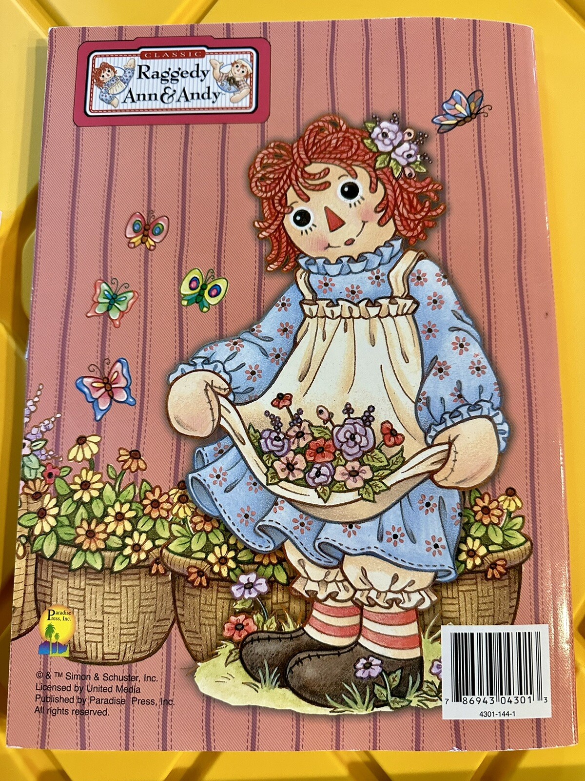 Vintage Simon & Schuster Raggedy Ann & Andy Coloring & Activity Book 136 Pages