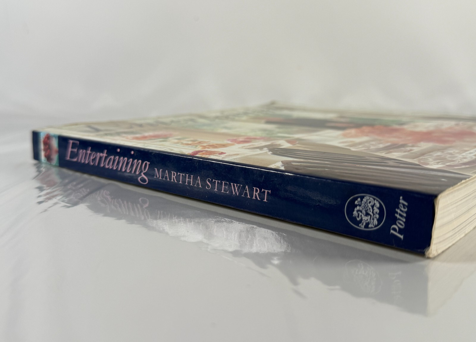 Entertaining by Martha Stewart 1982 First Paperback Edition – Cookbook, Ideas