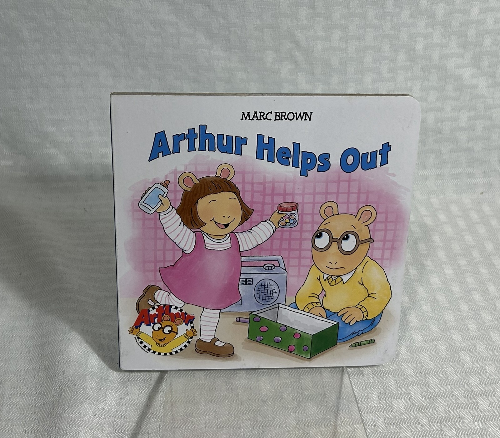 LOT OF 3 BOARD BOOKS BY MARC BROWN / ARTHUR HELPS OUT / PALS / HULA! WHO, ME?