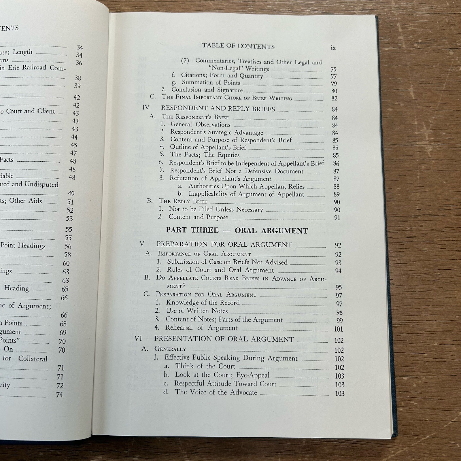 BRIEF WRITING AND ORAL ARGUMENT By Edward Domenic Re 1951 1st Edition Hardcover