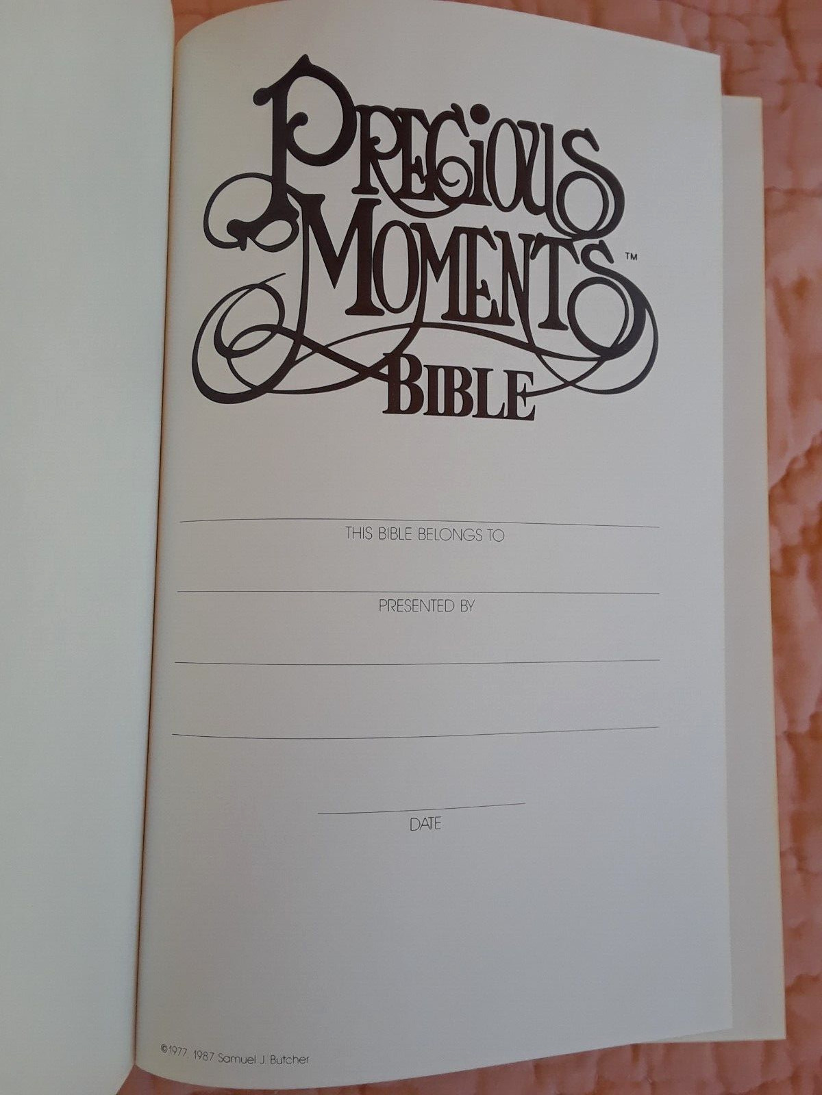 Precious Moments Bible Catholic Edition 1270 Illustrated Gold Stamped 1979