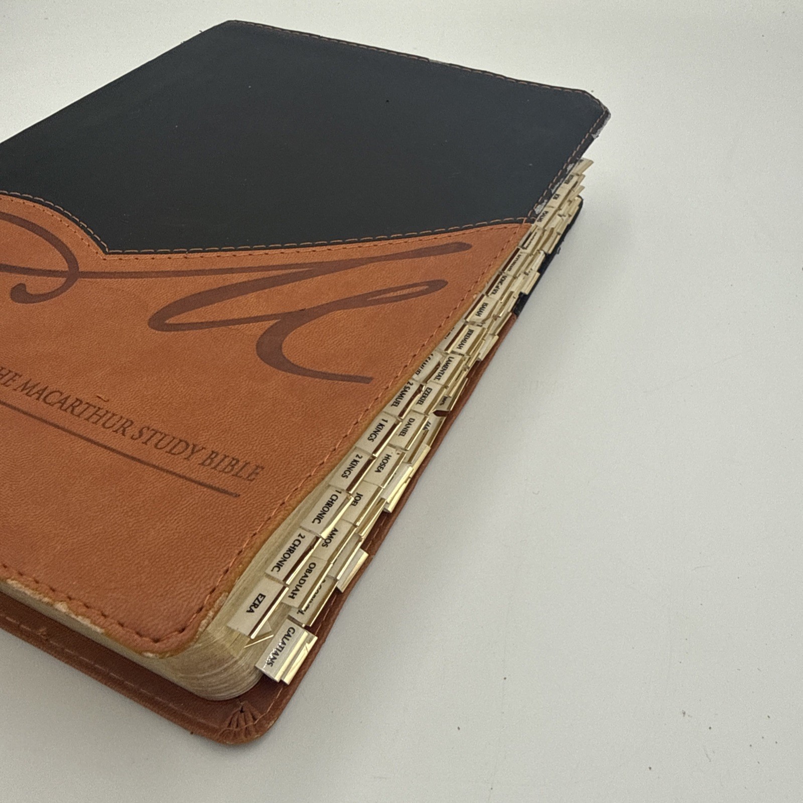 The MacArthur Study Bible NASB 2006 Updated Edition w. Index Tabs