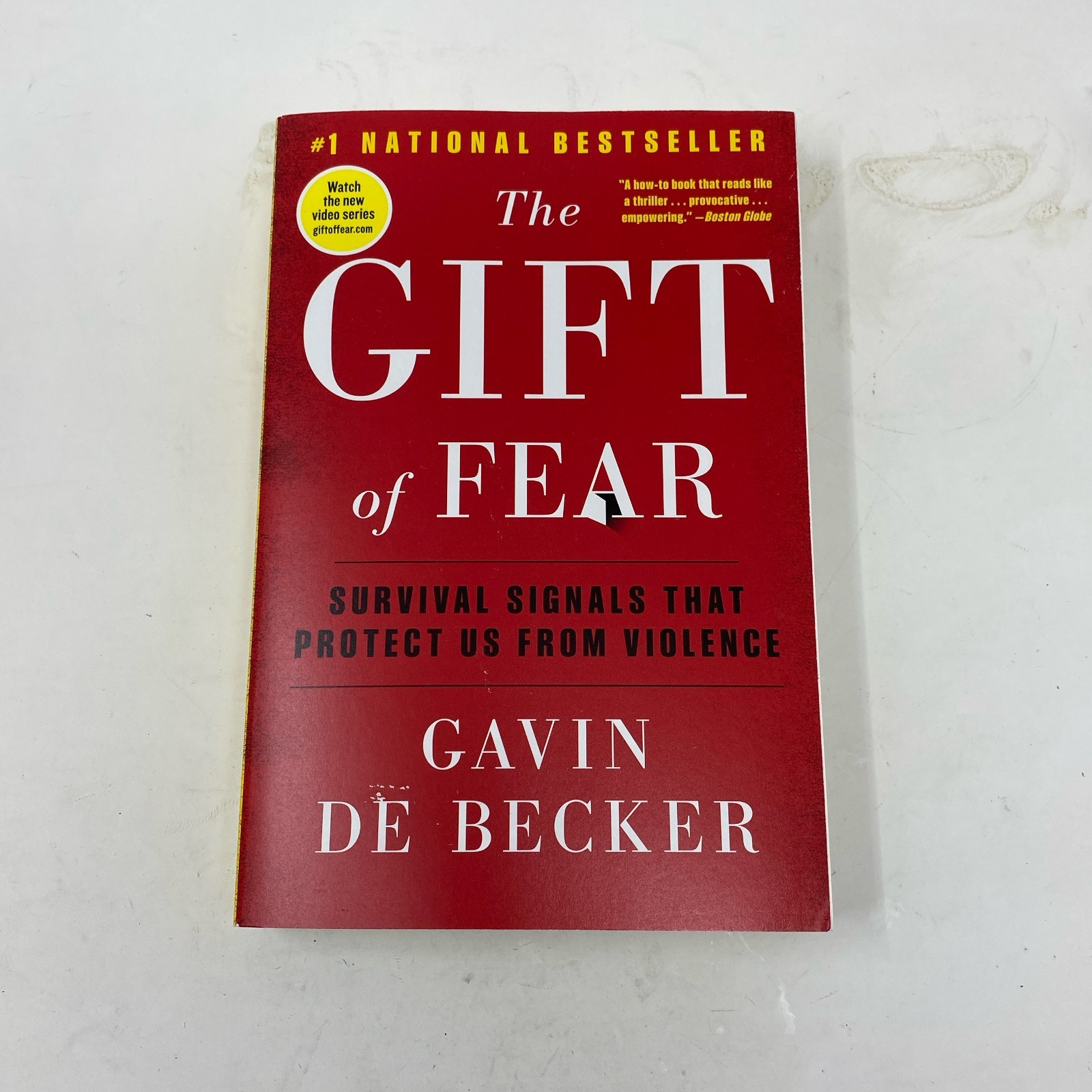 Back Bay Books The Gift of Fear, Red Trade Paperback by de Becker