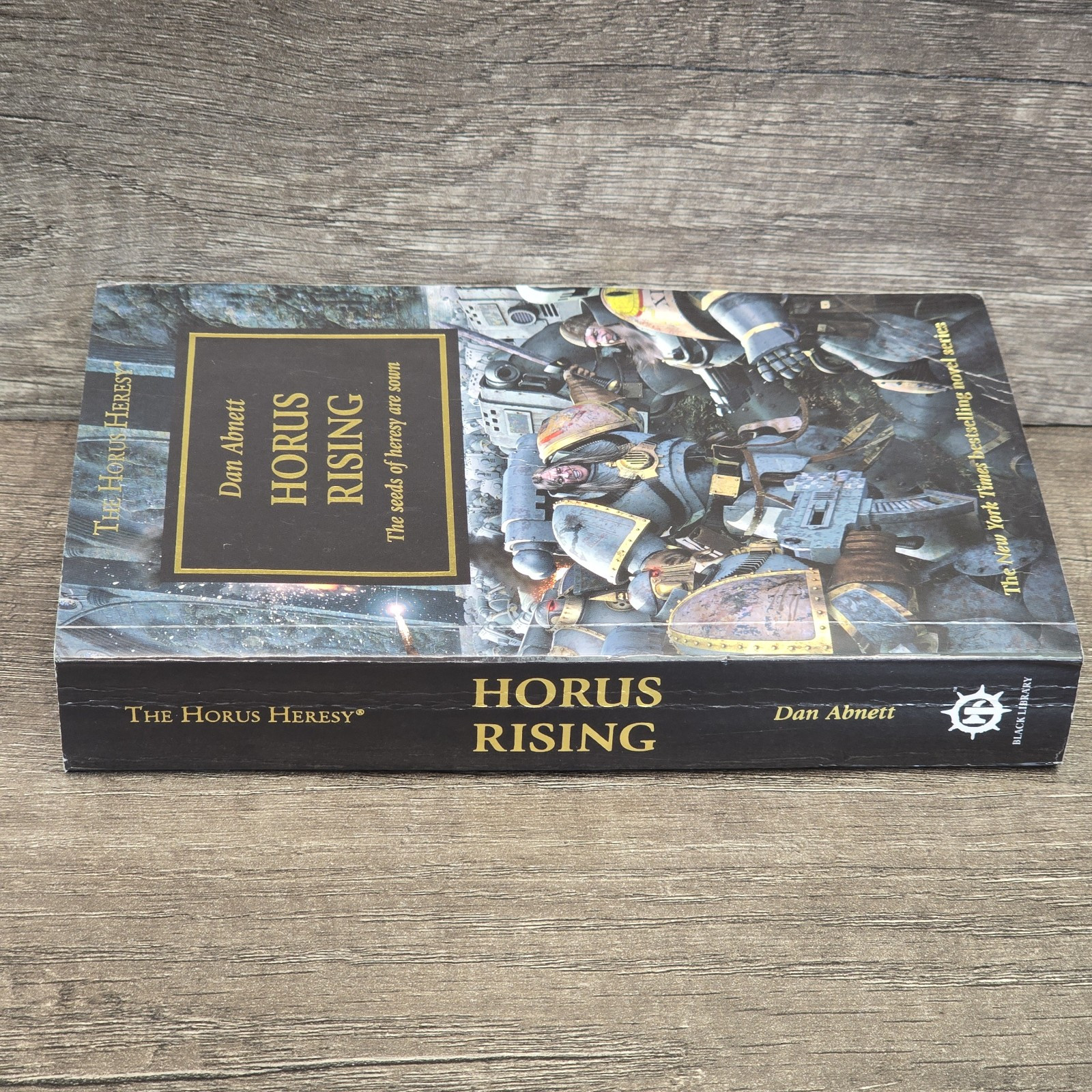 Horus Rising (1) (The Horus Heresy)