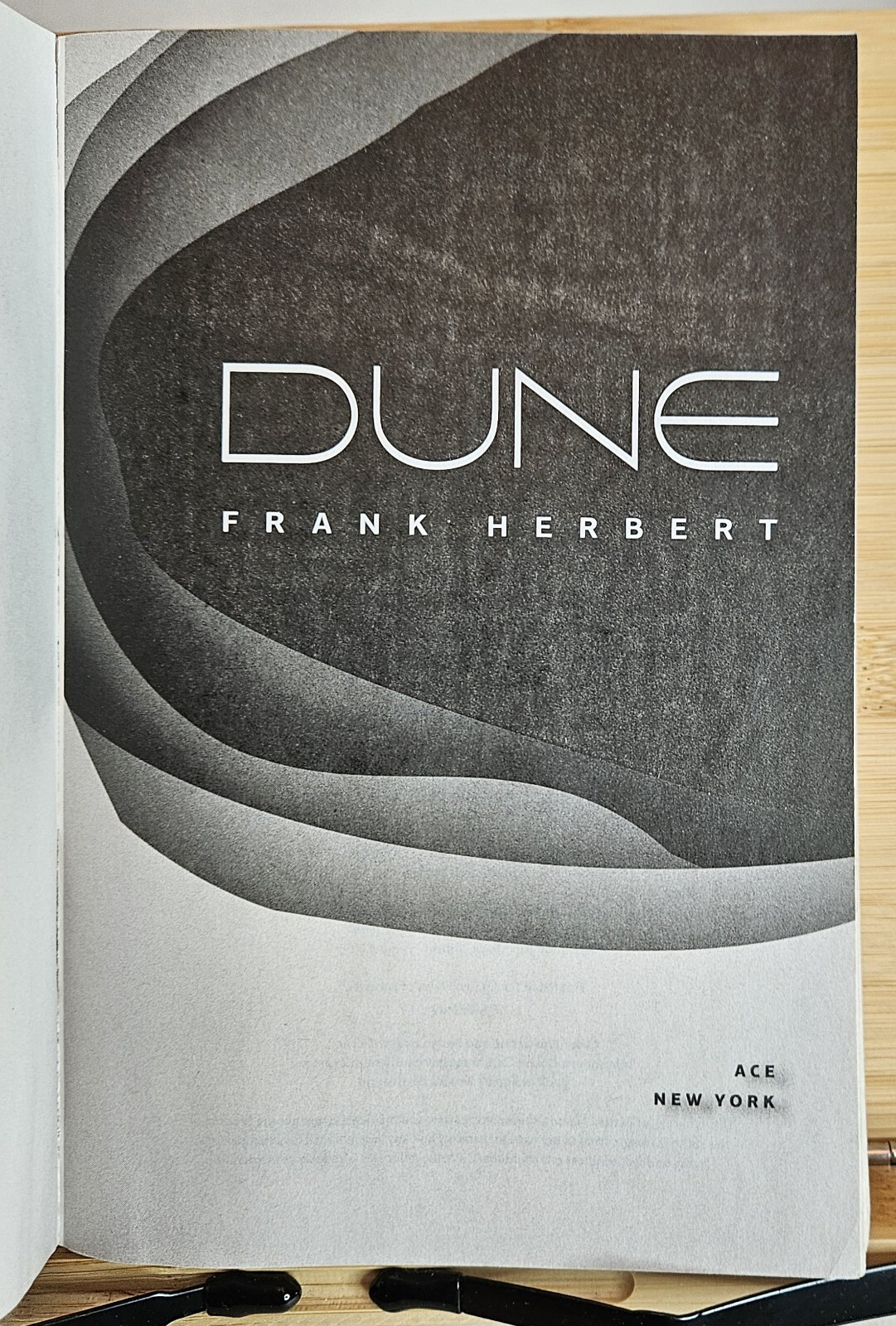 Dune (Dune Chronicles, Book 1) – Paperback By Herbert, Frank – GOOD
