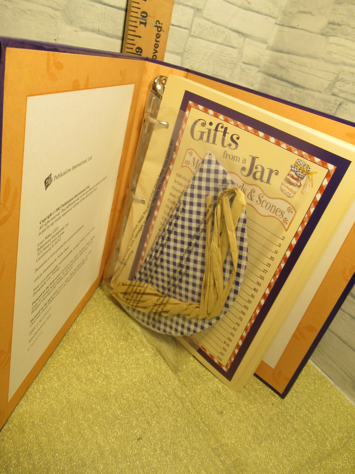 Gifts from a Jar / Muffins, Breads and Scones / 2005, Hardcover /