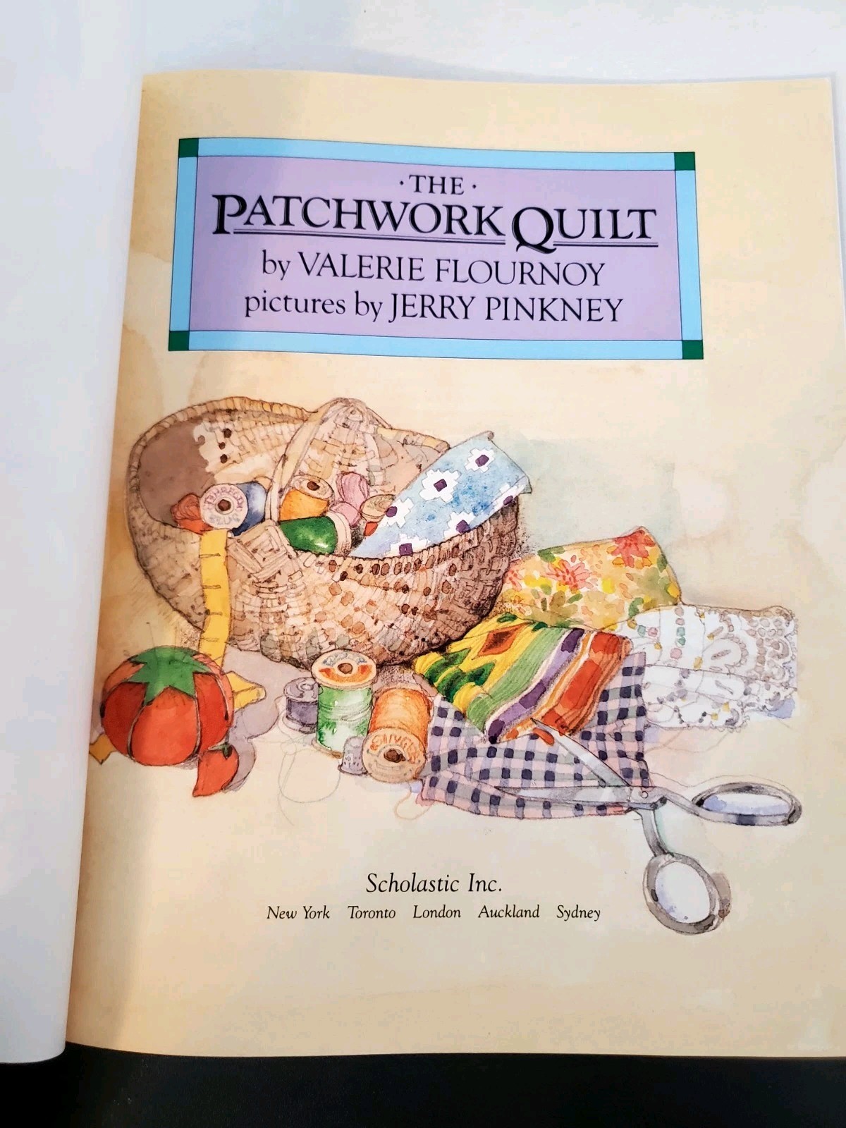 “The Patchwork Quilt” Softcover Book (By: Valerie Flournoy), (1996), Scholastic