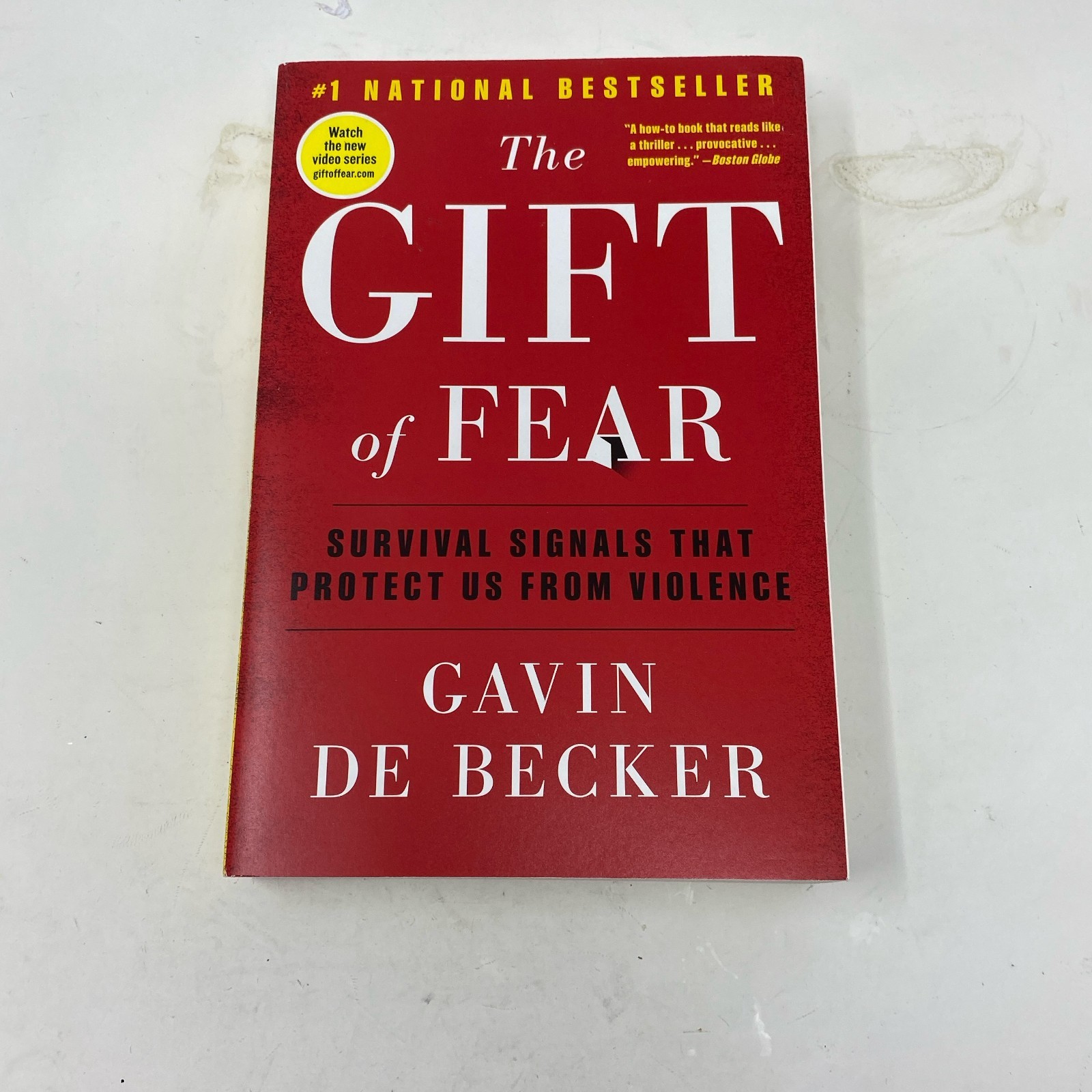 Back Bay Books The Gift of Fear, Red Trade Paperback by de Becker