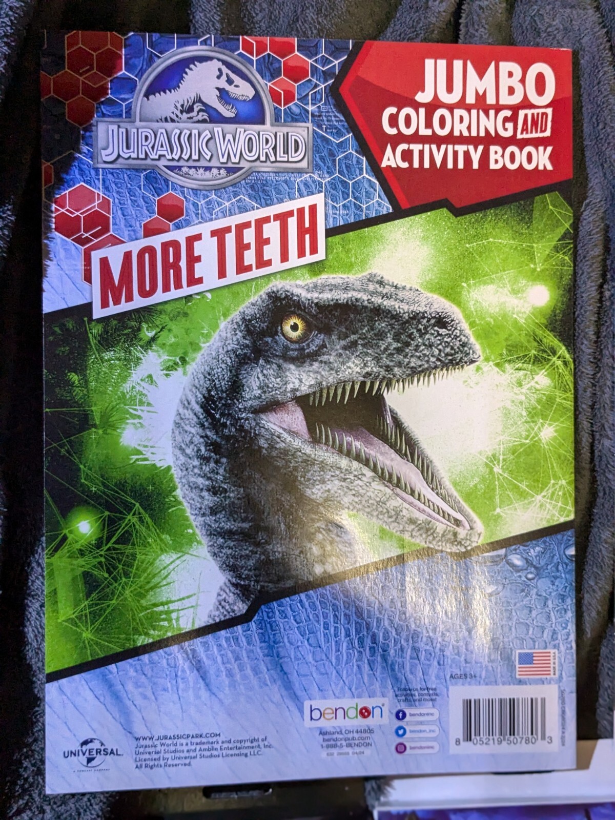 Jurassic World Coloring & Activity Book 80 pages! 2 Packs Of Crayons 8 Color Pen