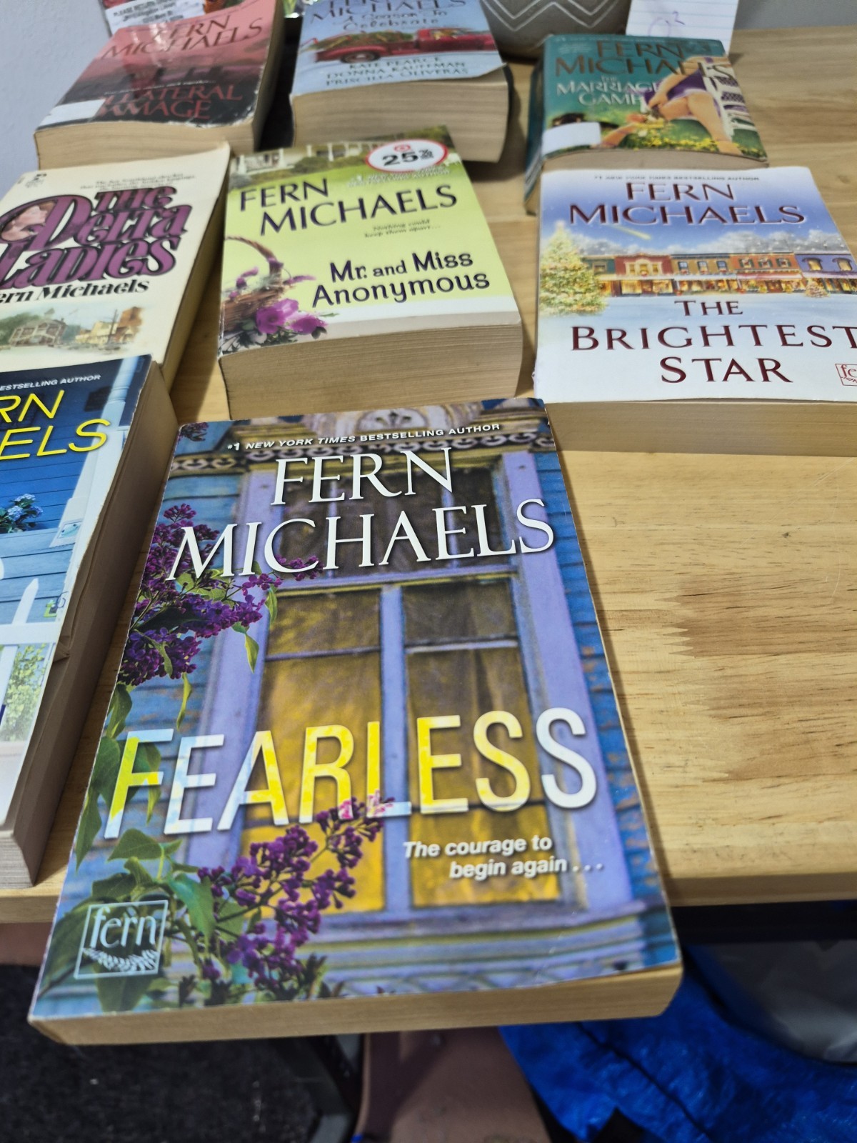 Lot of 10 Fern Michaels Paperback Books TITLES SEEN
