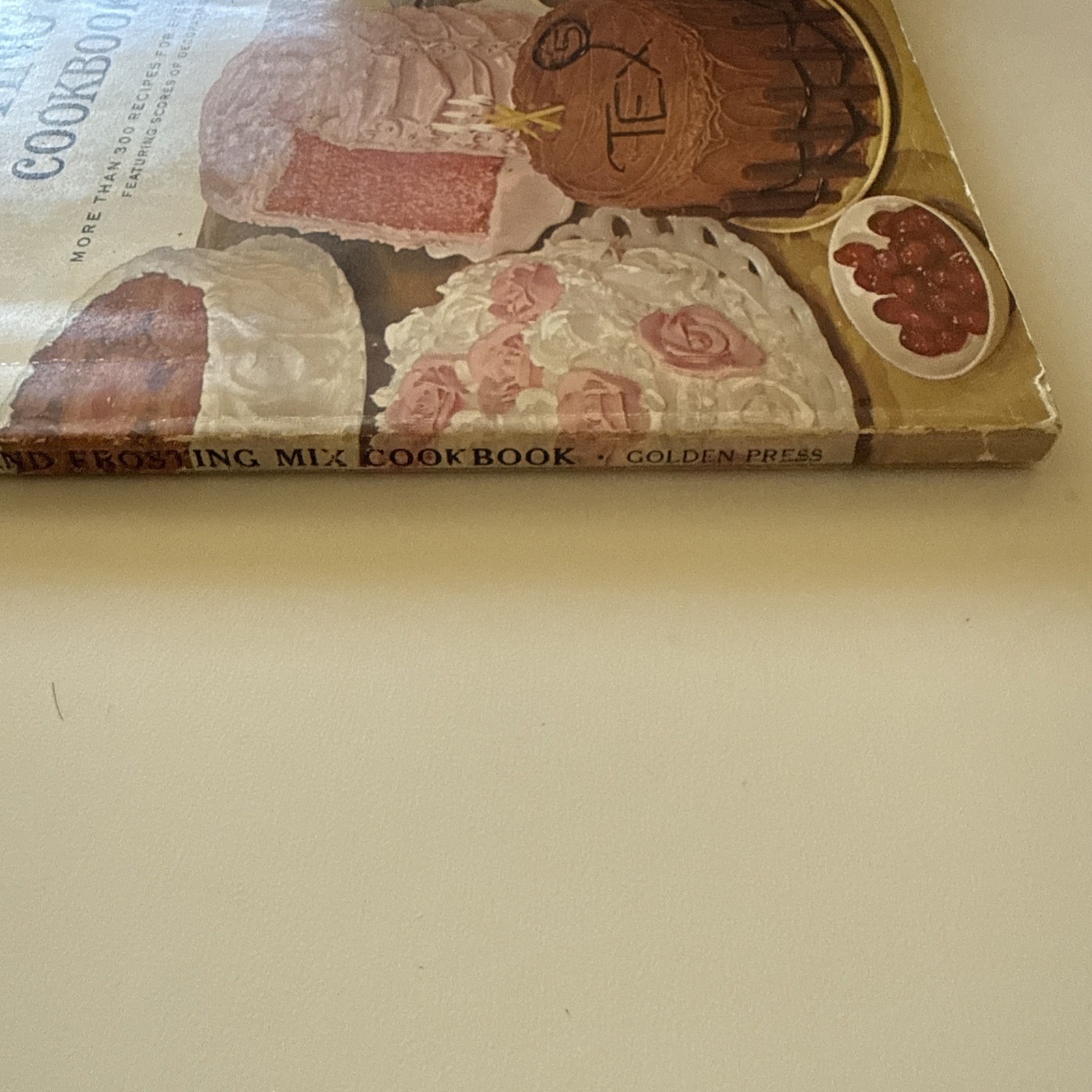 Cake & Frosting Mix Cookbook – Betty Crocker – 1966 – 1st Edition