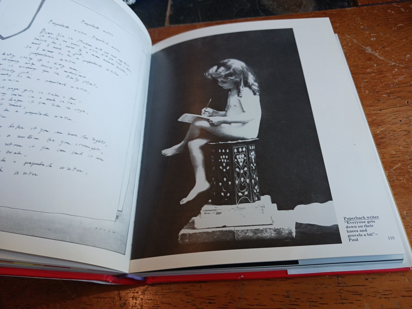 BEATLES – ILLUSTRATED LYRICS -267 PAGES -HARDCOVER HCDJ BOOK , 1991 ,THE BEATLES