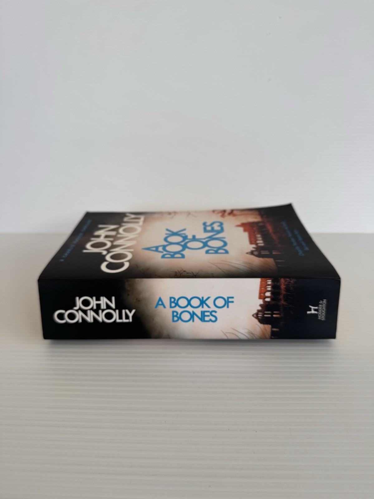 A Book Of Bones-John Connolly/Charlie Parker Series- Large PB- Free Postage