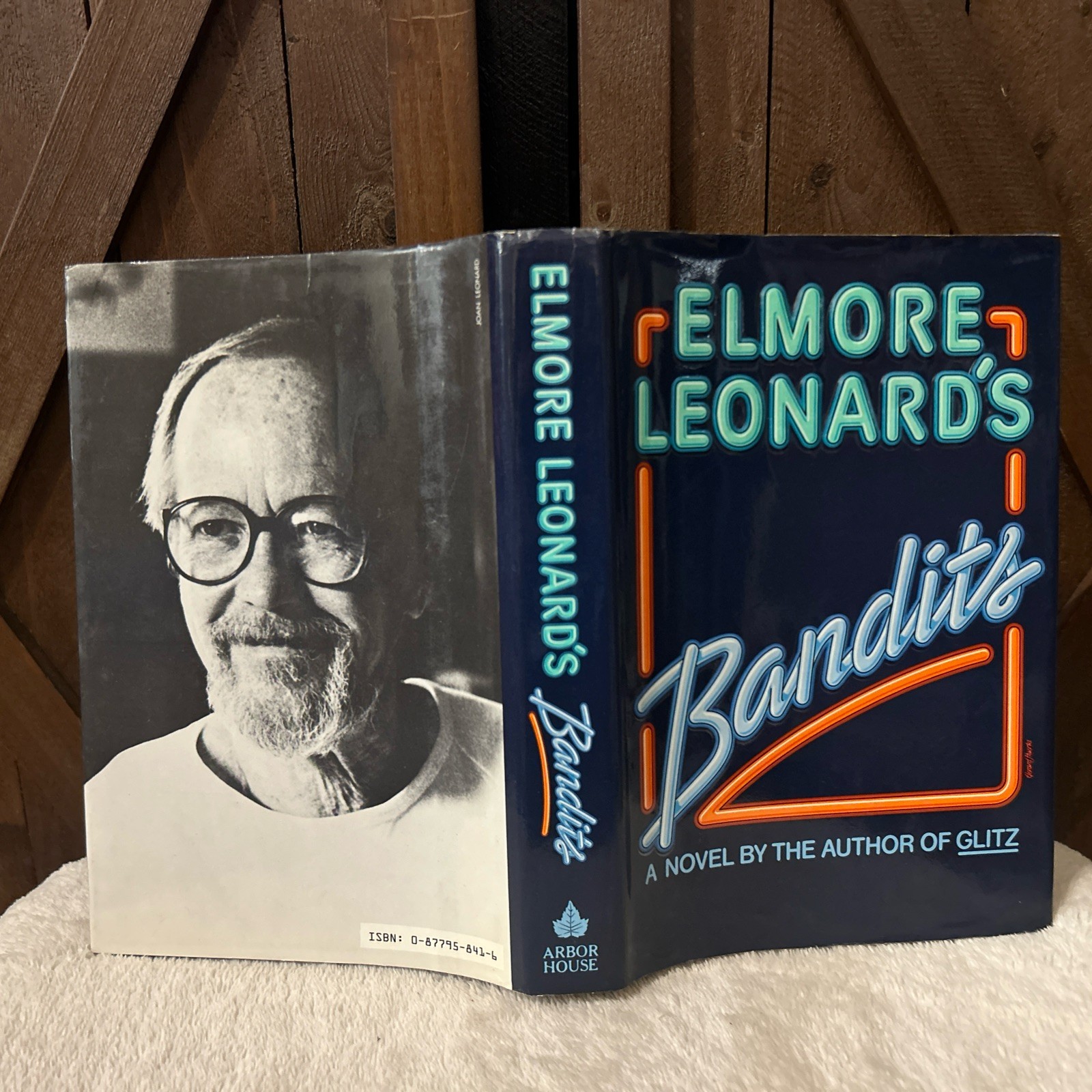Bandits, 1987 1st Ed/1st Print (UNREAD) HCDJ by Elmore Leonard VGC
