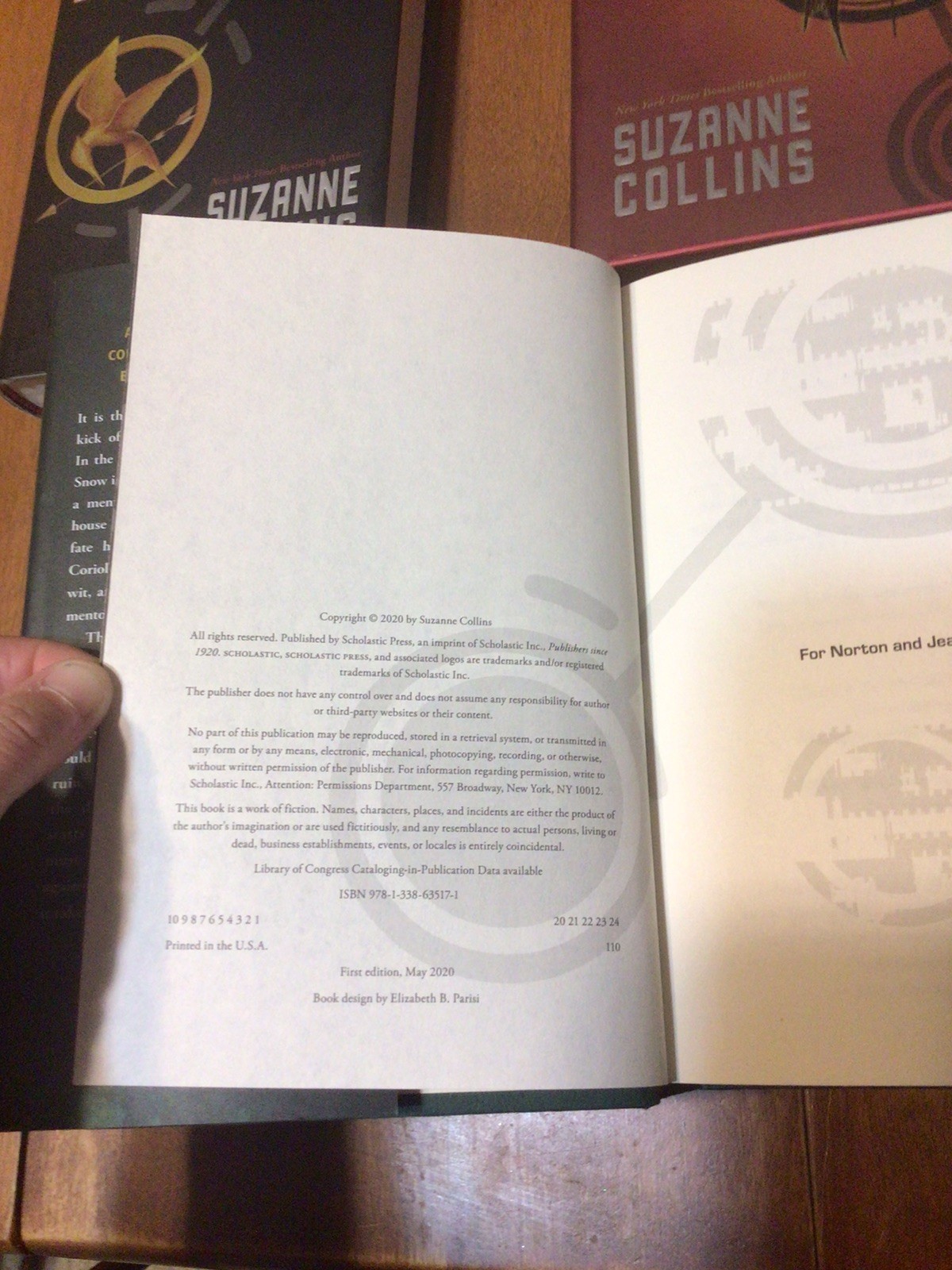 Lot Of 4 HUNGER GAMES Books COLLINS HCDJ Catching Fire MOCKINGJAY Songbirds