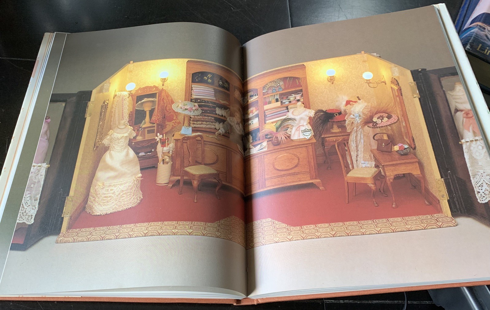 VTG 1990 Making Miniatures in 1/12 Scale – Hardcover – Venus &Martin Dodge Nice!