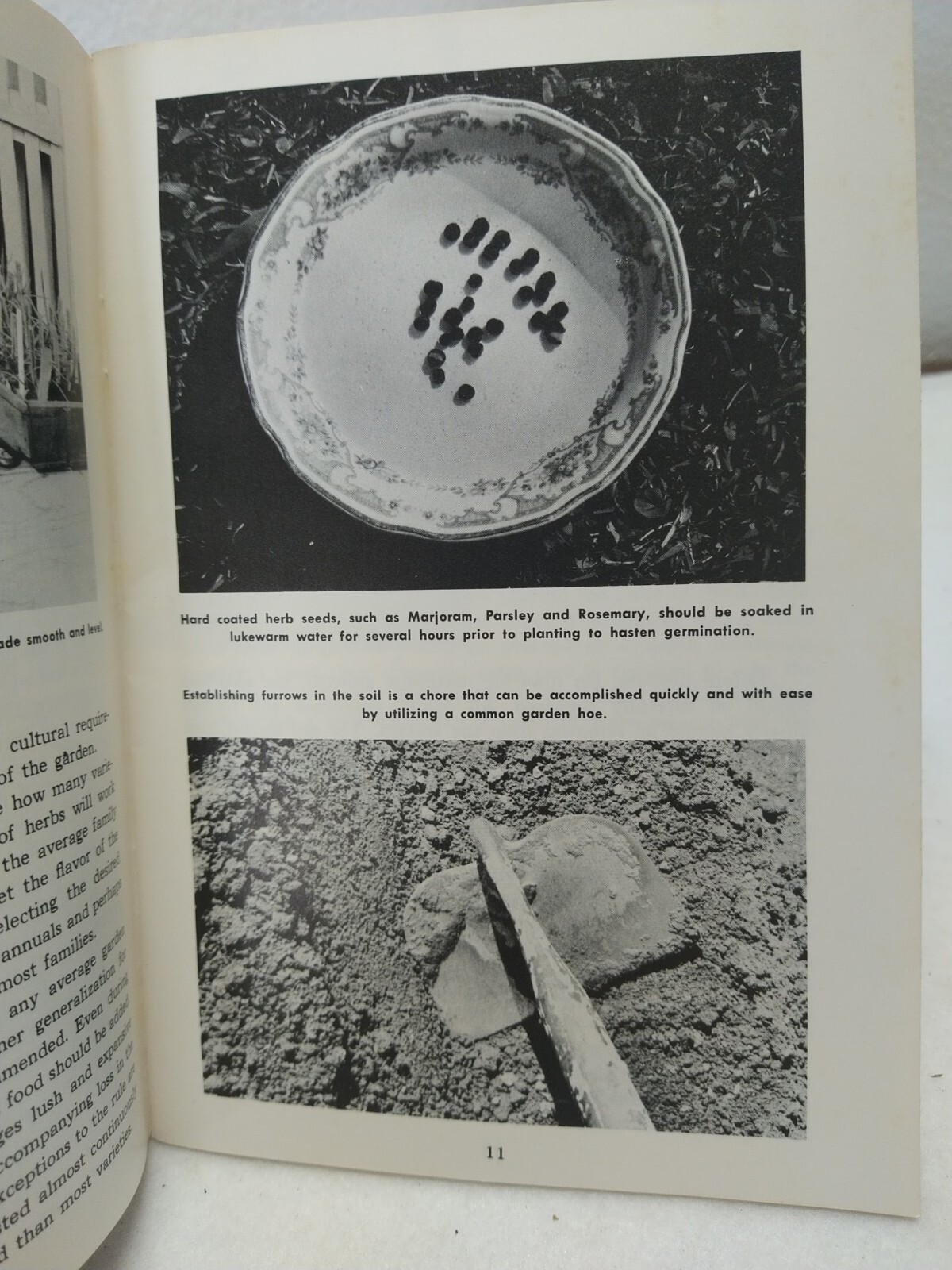 Herb Gardening Countryside Books 1976 Booklet