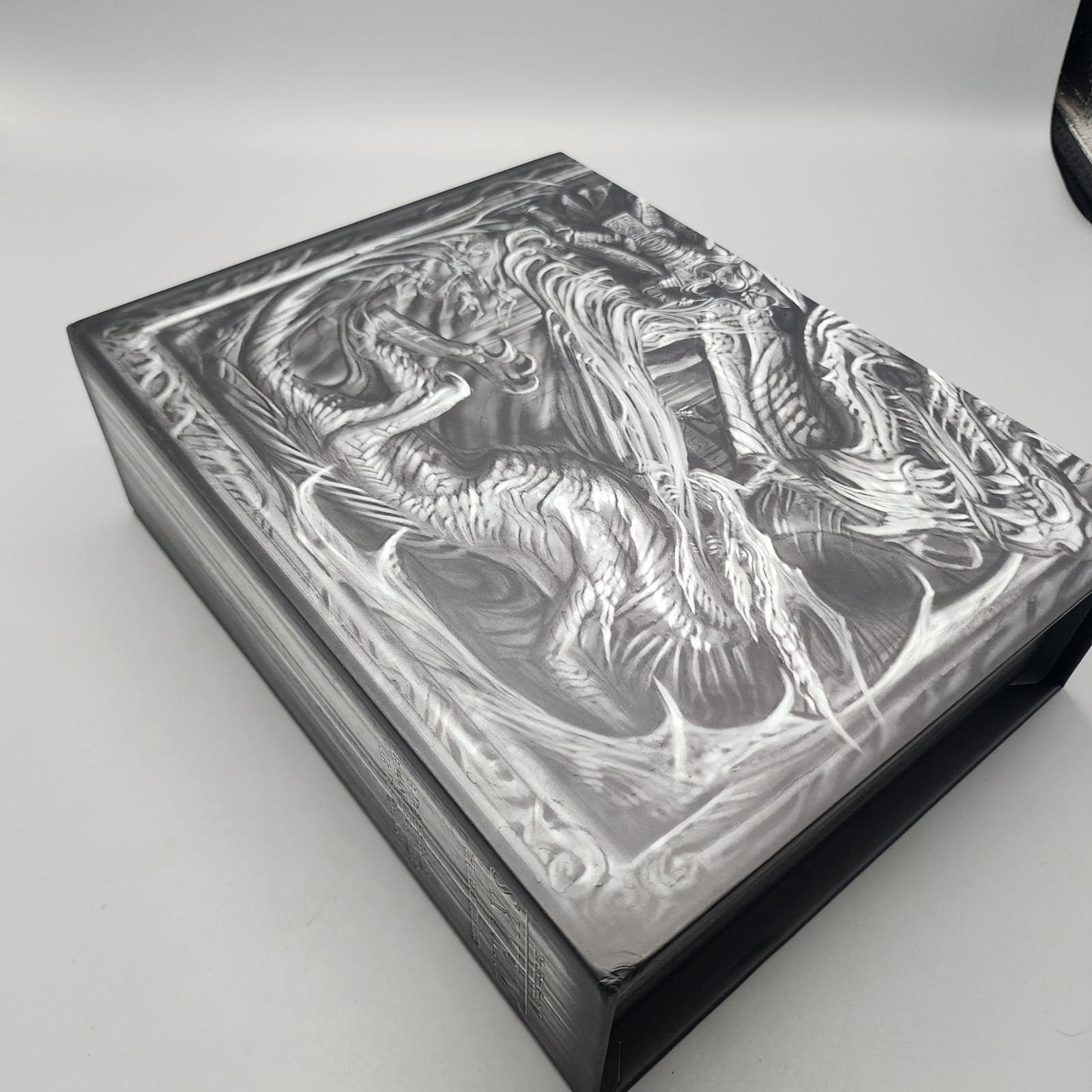 The Skyrim Library – Volumes I, II & III (Box Set) Pre-owned – Read