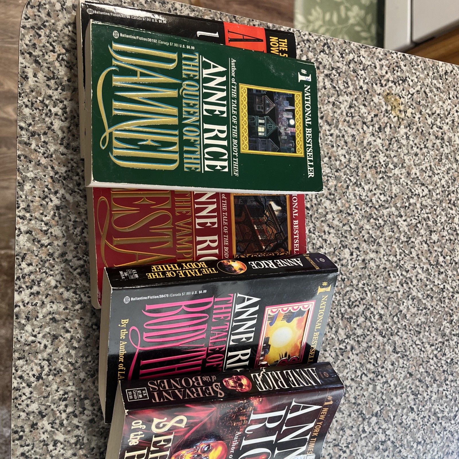 5 Anne Rice Vampire Chronicles Soft Back Book Set