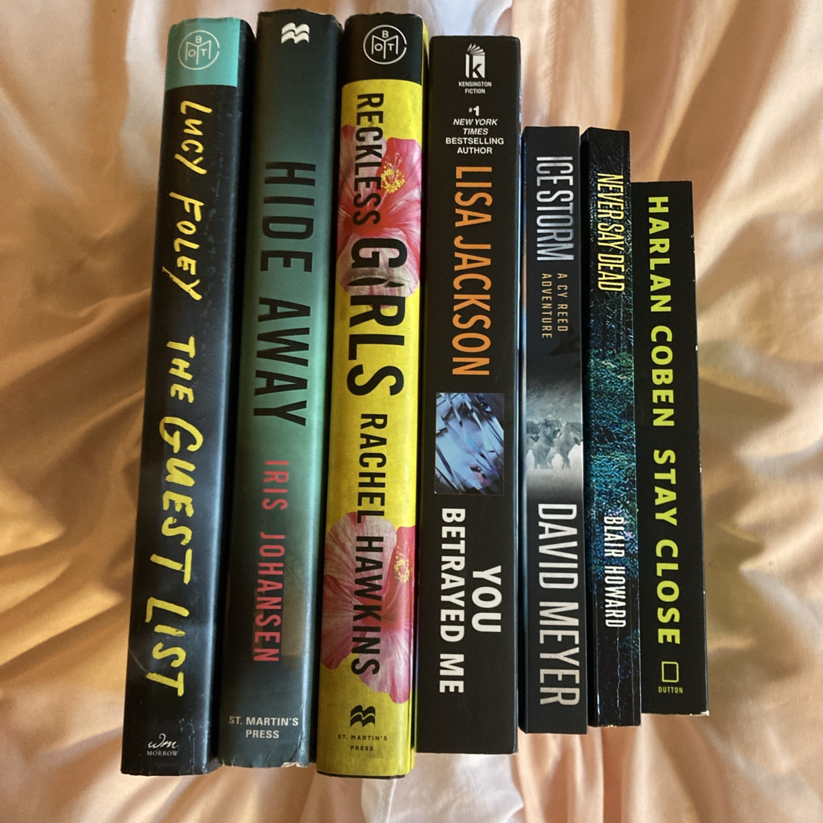 Thriller & Mystery Book Bundle Lot of 7 Paperback & Hardcover Mixed Authors