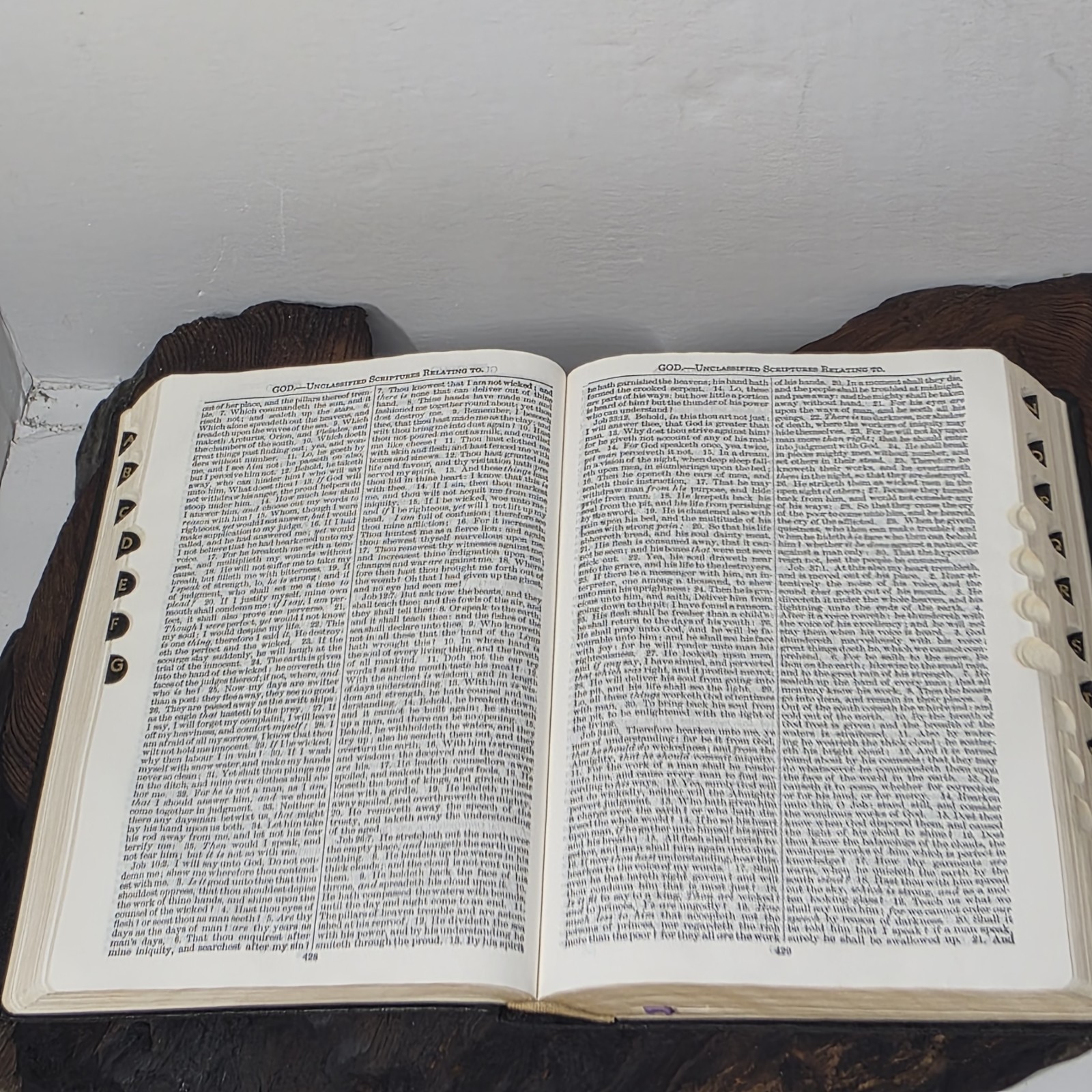 Nave’s Topical Bible Digest Black Leather Bound Thumb Indexed 1962 Southwestern