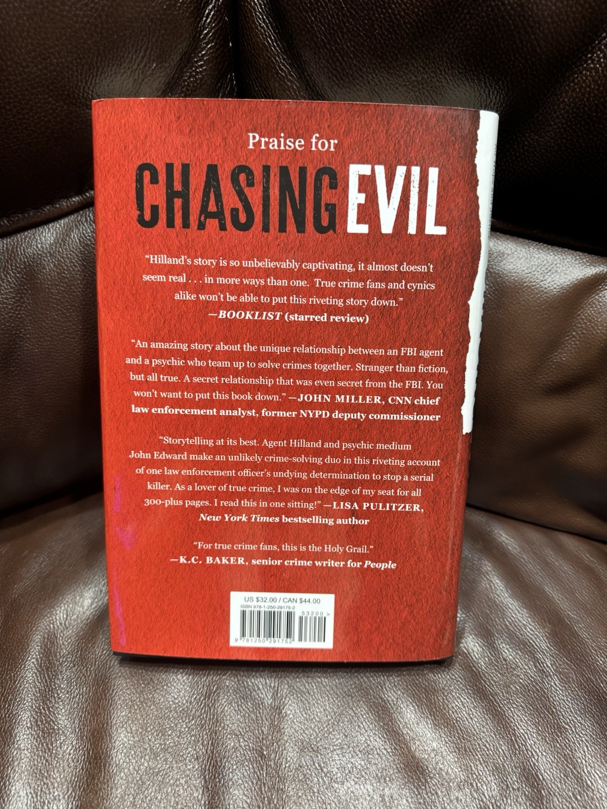 Chasing Evil : Shocking Crimes, Supernatural Forces, and an FBI Agent’s…