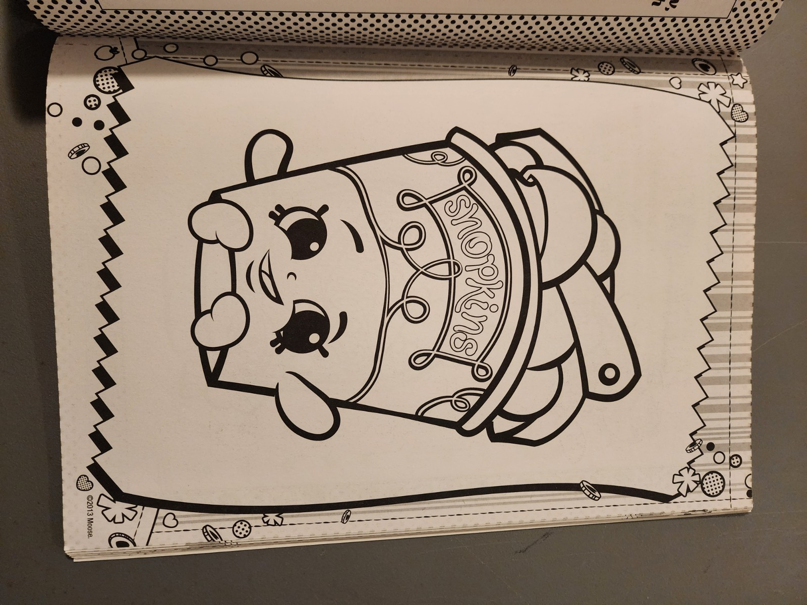 SHOPKINS COLOR & TRACE INCLUDES STICKERS & TRACING PAGE