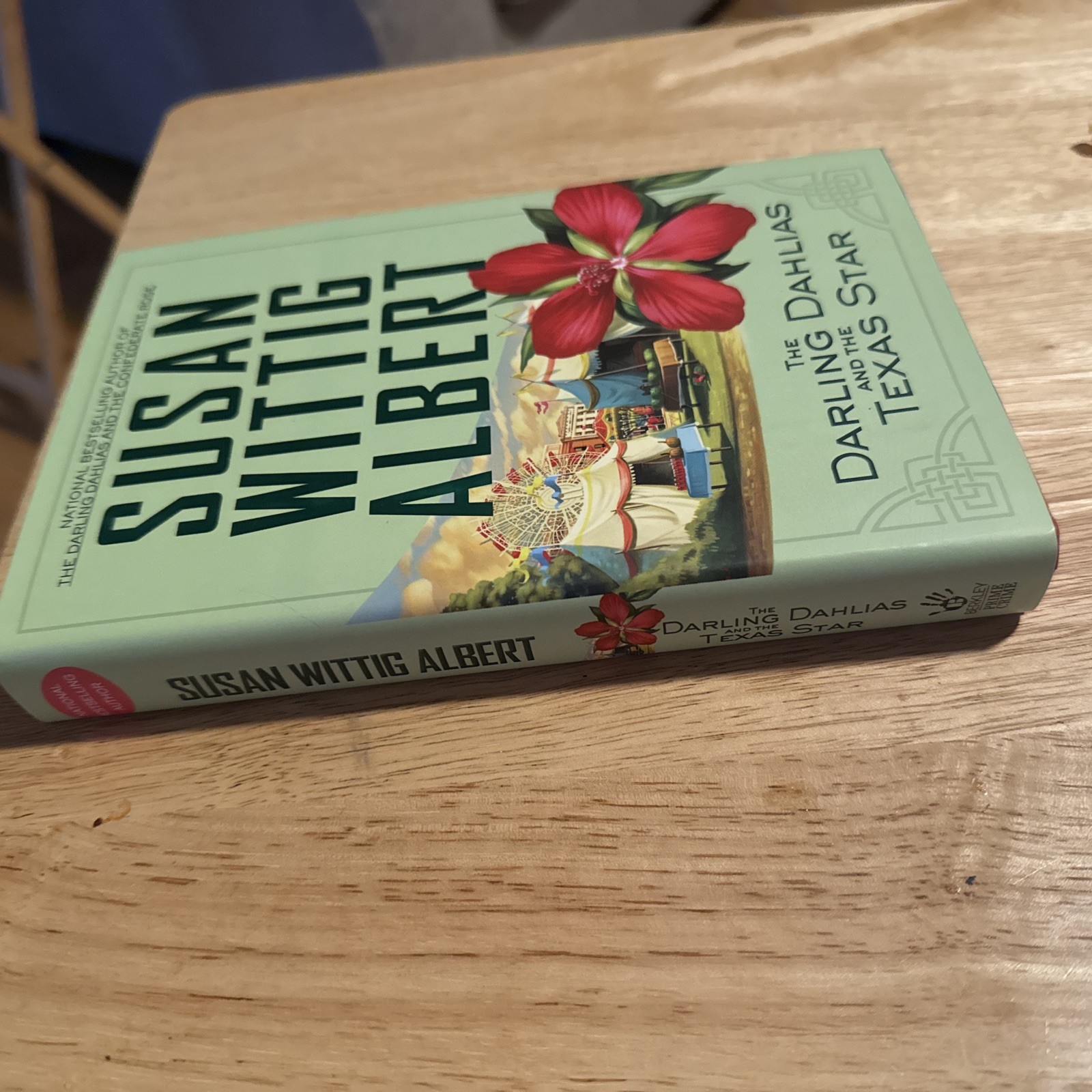 Darling Dahlias and the Texas Star by Susan Wittig Albert (2013, Hardcover)New