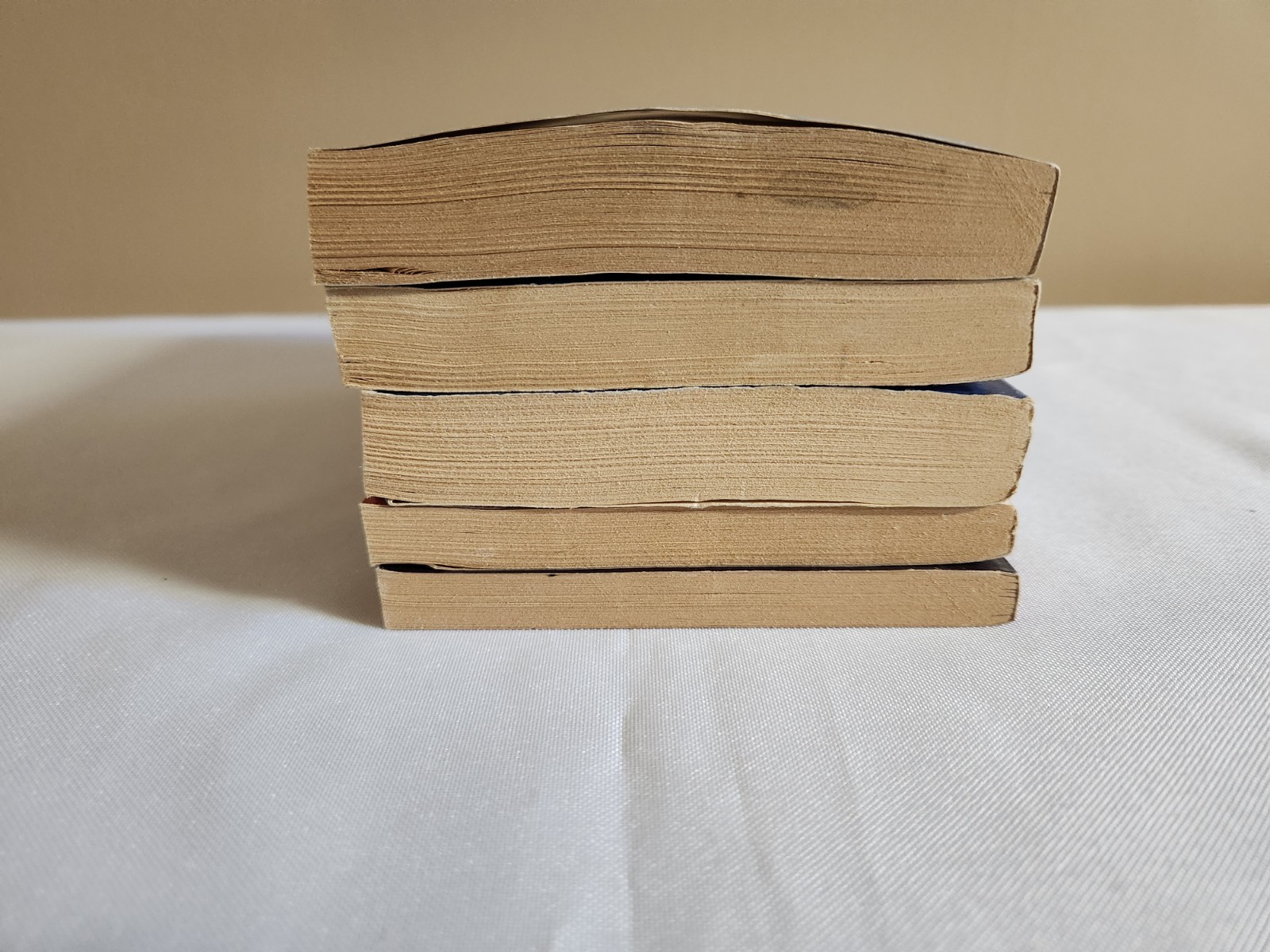 5 VTG Arthur C. Clarke Paperbacks – Earthlight, Childhood’s End, White Heart +