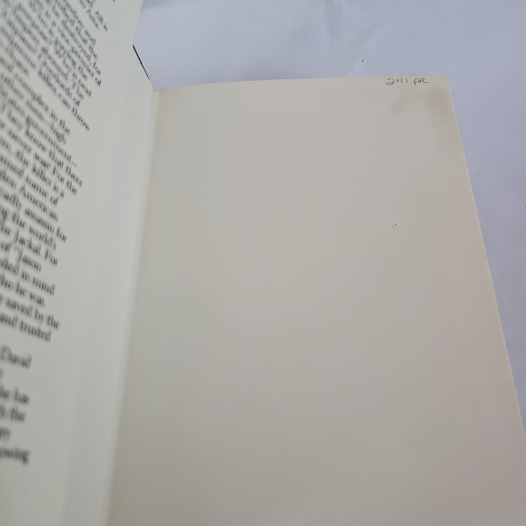 The Bourne Ultimatum First Edition Robert Ludlum – Good Cond – Fast Shipping