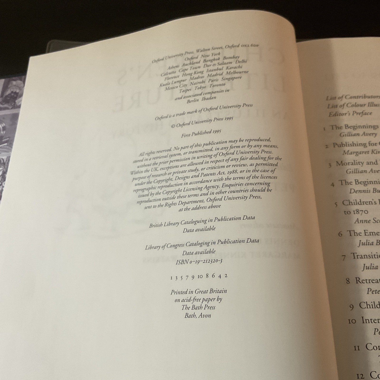 Children’s Literature: An Illustrated History by Hunt FIRST EDITION 1995 Oxford