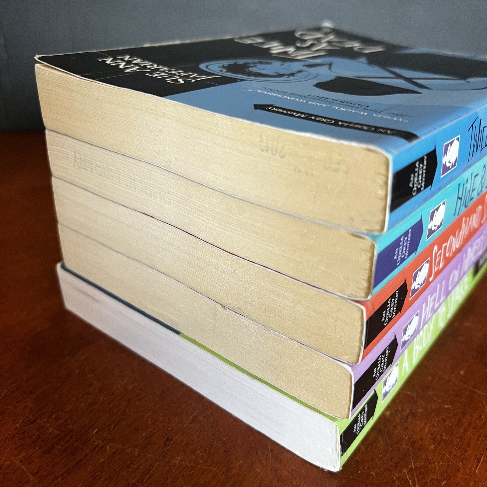 Lot: 5 Sue Ann Jaffarian Odelia Grey Mystery Books # 6 7 8 9 10 Twice as Dead