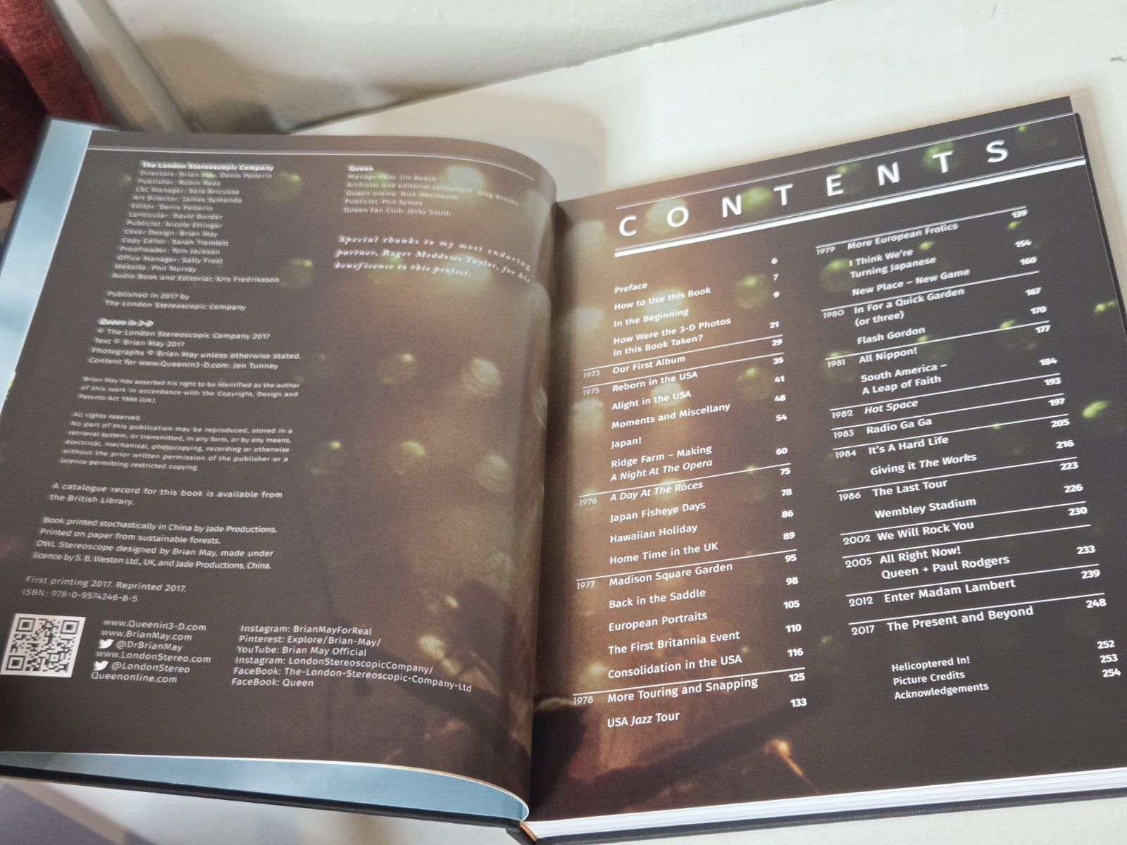 Queen In 3D by Brian May (Hardcover) – Stereo Book + Life Magazine