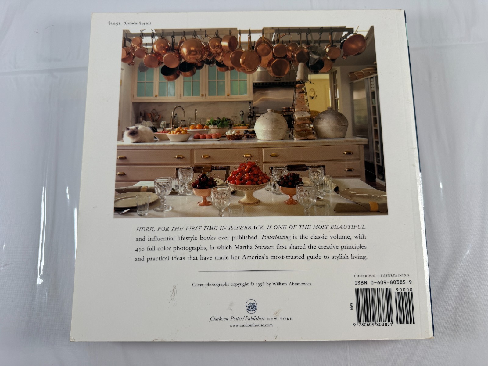Entertaining by Martha Stewart 1982 First Paperback Edition – Cookbook, Ideas