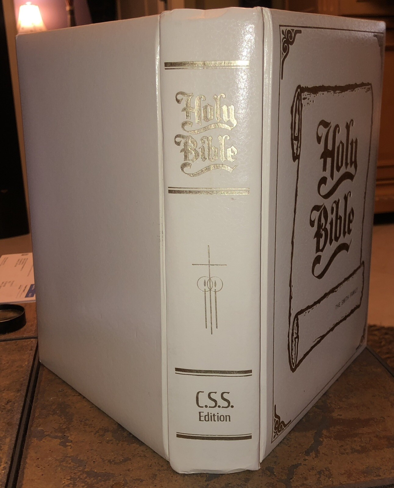 HOLY BIBLE Large Embossed CSS Edition KJV Vintagev 1976 Illustrated SMITH FAMILY