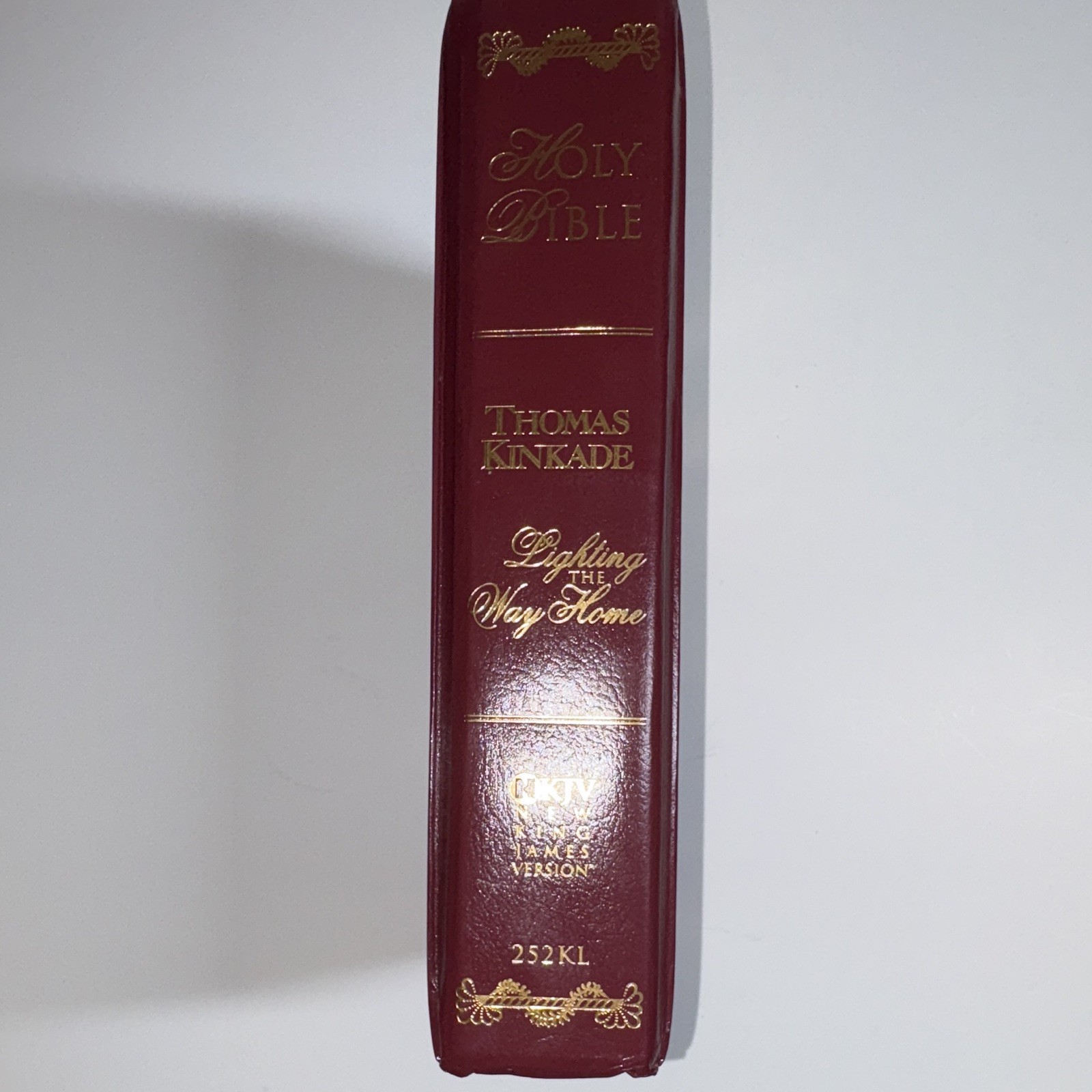 Thomas Kinkade Holy Bible Lighting the Way Home NKJV Red Letter Hardcover
