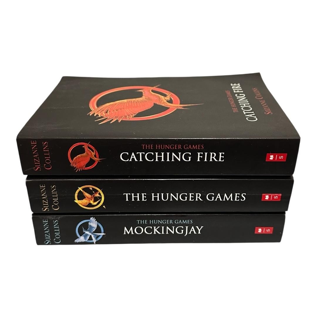 The Hunger Games Trilogy Suzanne Collins 3 PB Scholastic Black YA Set Dystopian