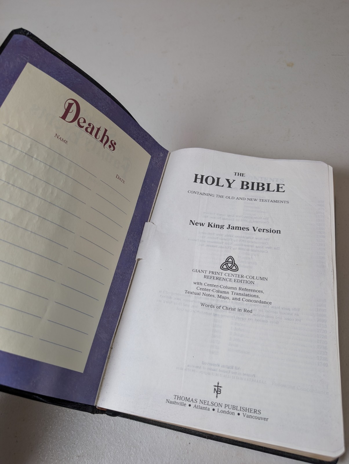 NKJV Giant Print Center Column Reference Bible Nelson 996 Black Leather
