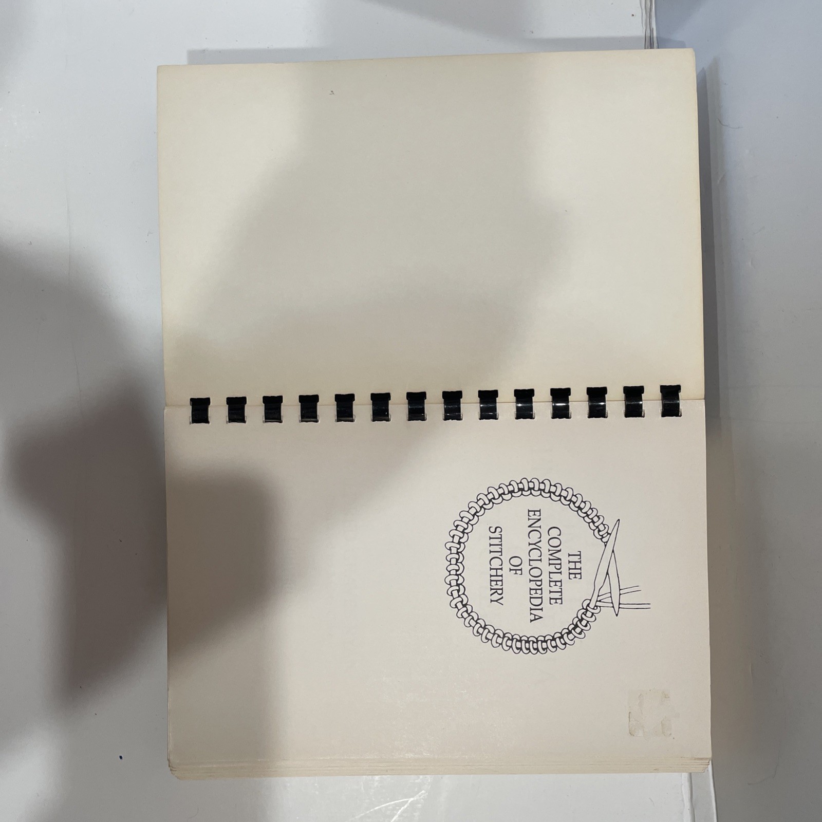THE COMPLETE ENCYCLOPEDIA OF STITCHERY by Mildred Graves Ryan 1979 Spiral Cover