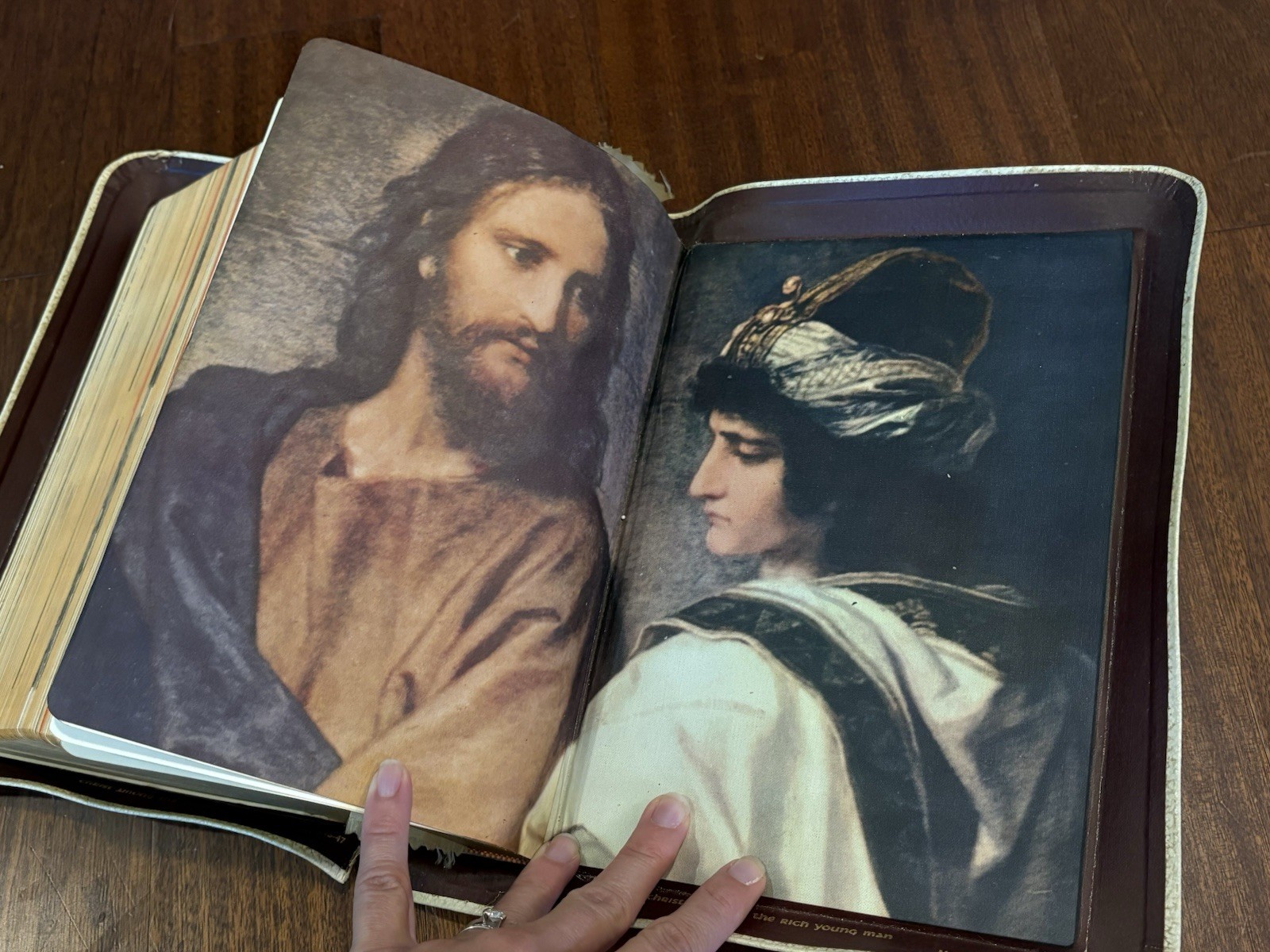 Vintage 1958 Holy Bible The Holy Angels Edition Catholic Press Inc. Illustrated