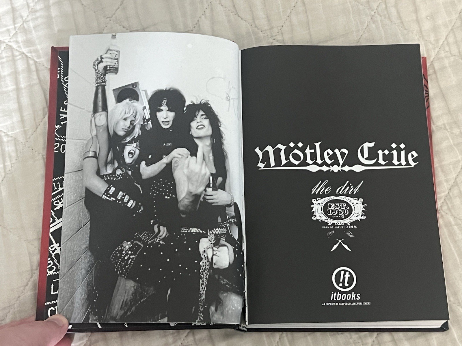 Motley Crue : The Dirt, Hardcover Book Anniversary Edition Slipcase Cover