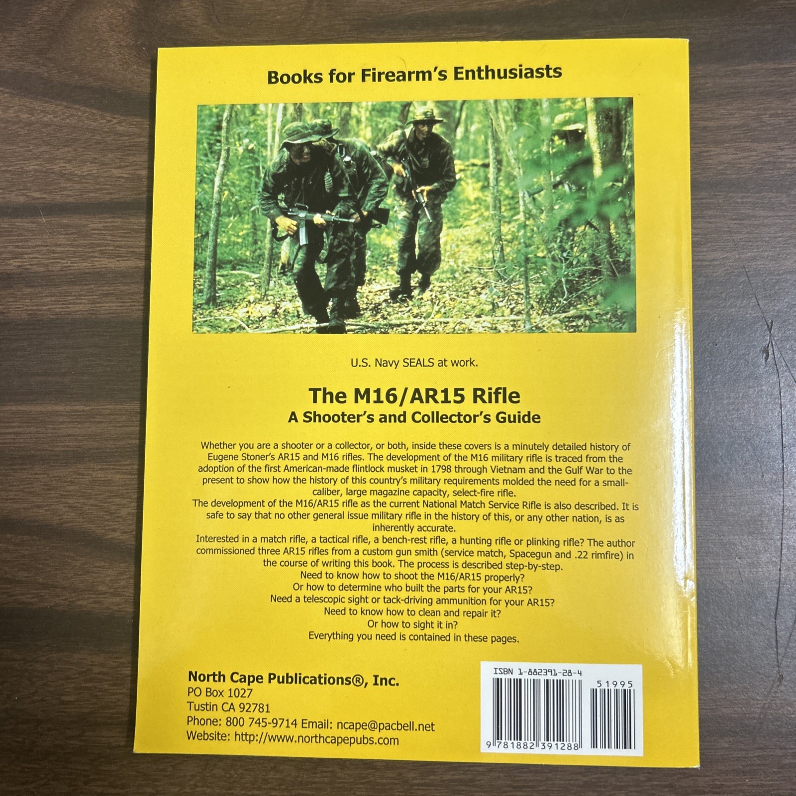 M16AR15 Rifle A Shooter’s Guide Joe Poyer 2000 PB Very Good