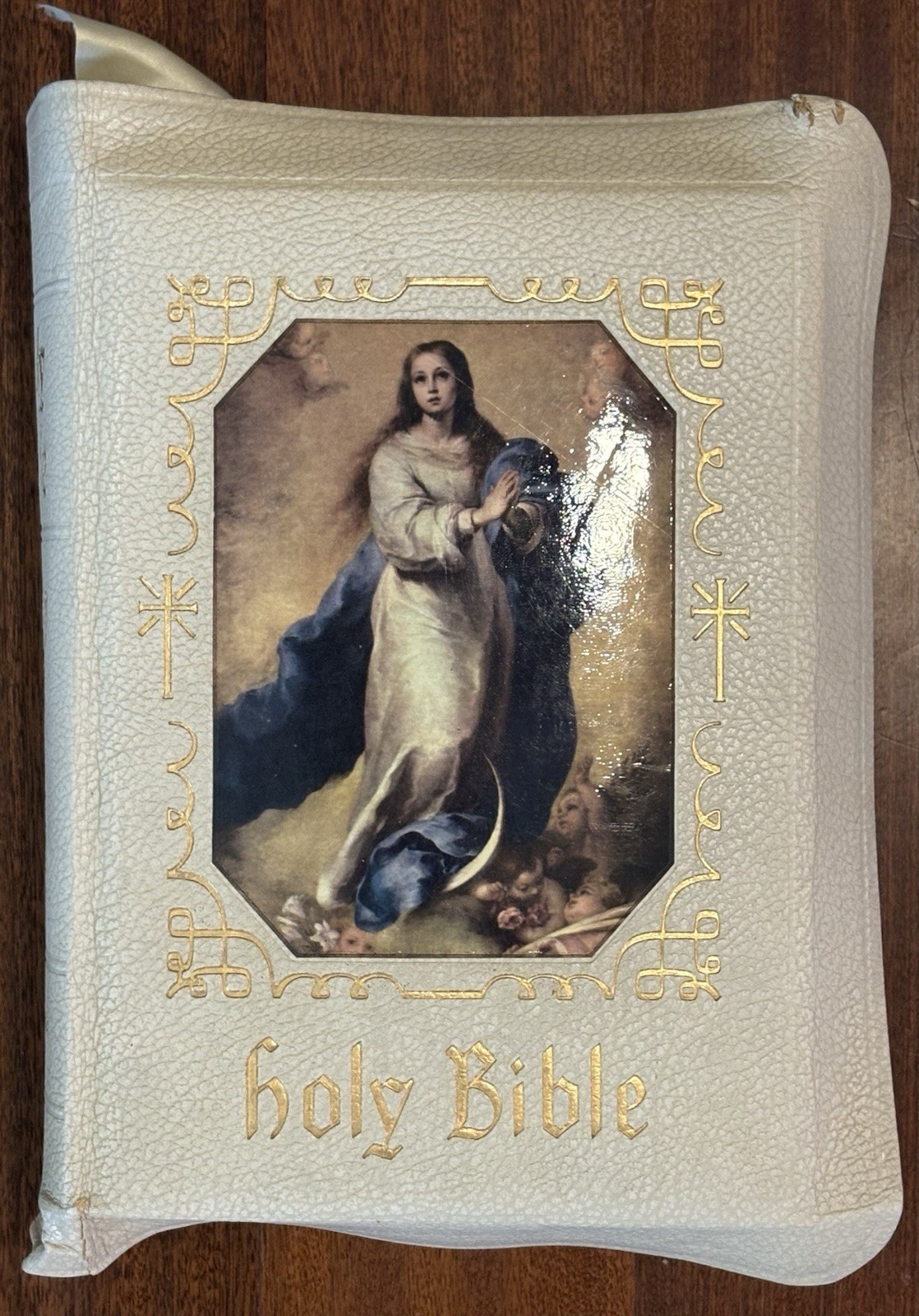 Vintage 1958 Holy Bible The Holy Angels Edition Catholic Press Inc. Illustrated