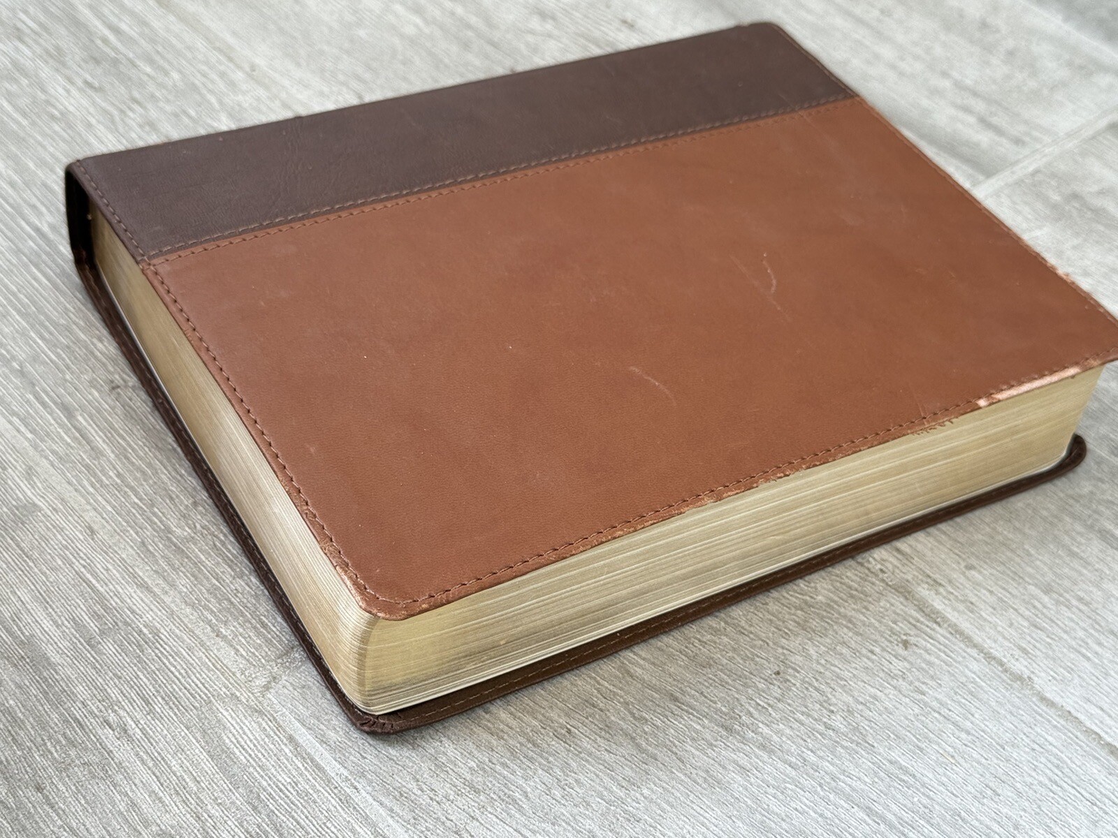 ✝️ Holman HCSB Life Essentials Study Bible Brown Two Tone LeatherTouch