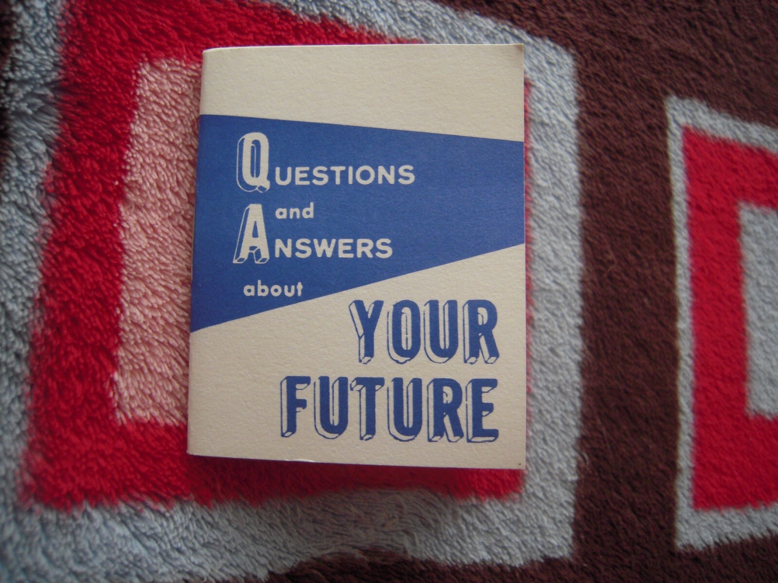 ANSWER BOOKLETS – QUESTIONS & ANSWERS ABOUT YOUR FUTURE MINI BOOKLET 31 PAGES